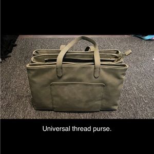 Universal thread purse. Purchased and never used. Too big.